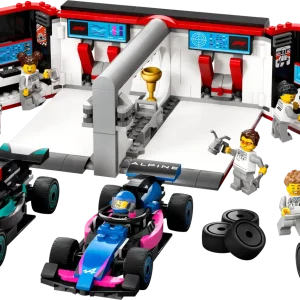 Garage de F1® et voitures Mercedes-AMG et Alpine