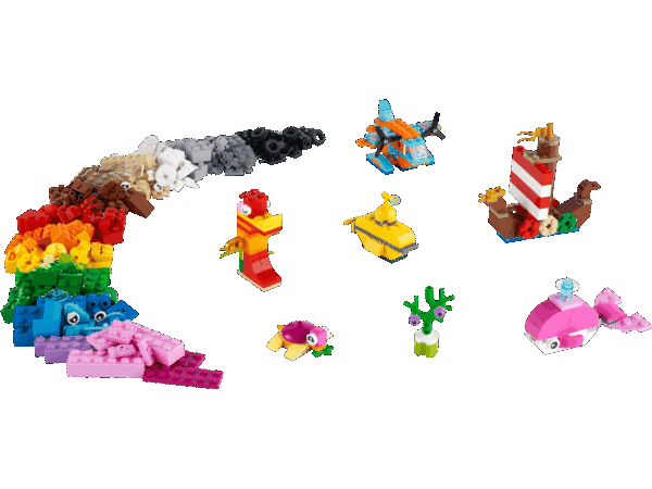 Jeux créatifs dans l’océan