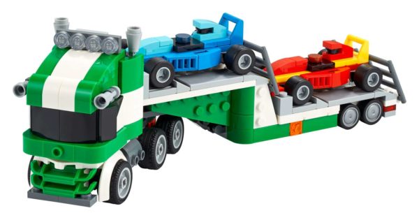 Le transporteur de voitures de course